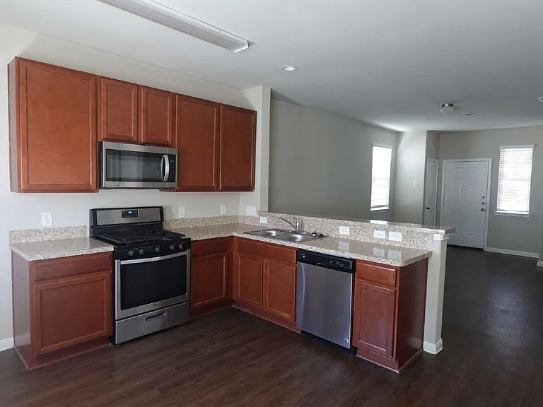 5130 Wolgan Lake Ct — Photo 6