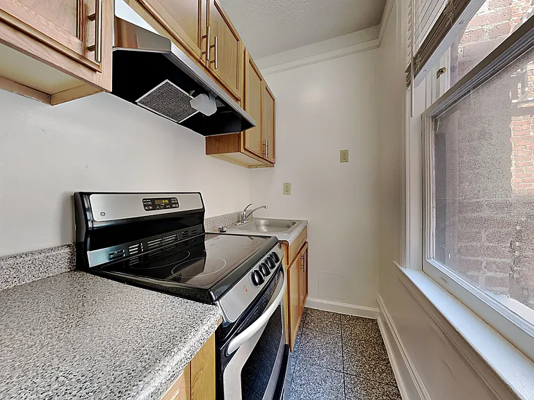 146 McAllister St — Photo 24