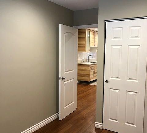 3rd image of 6322 Vineland Ave #3