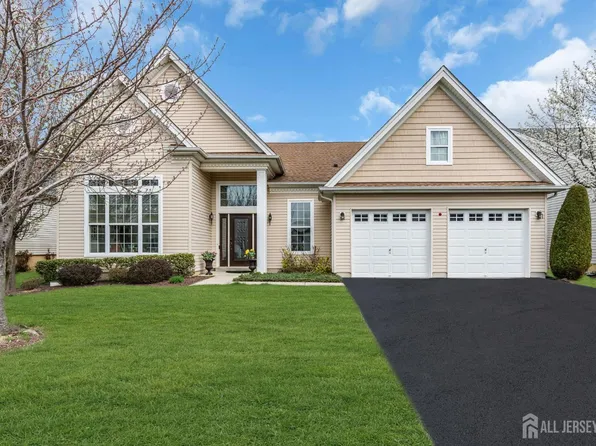 124 Masters Dr, Monroe Township, NJ 08831