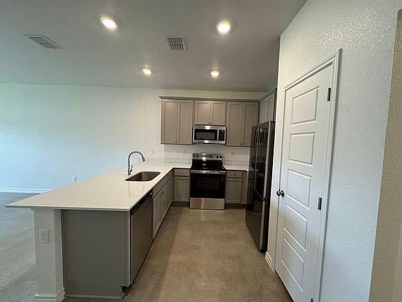 5th image of 1117 Lindsey Dr