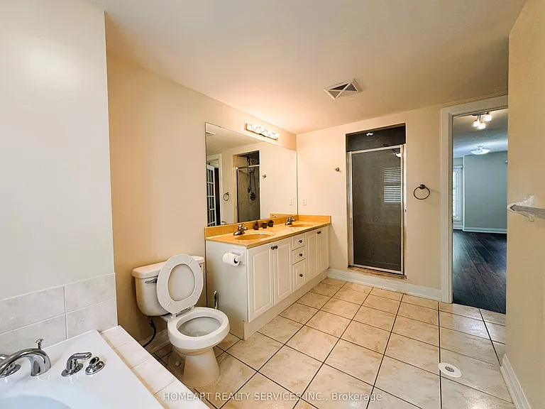 32 Glendora Ave — Photo 23