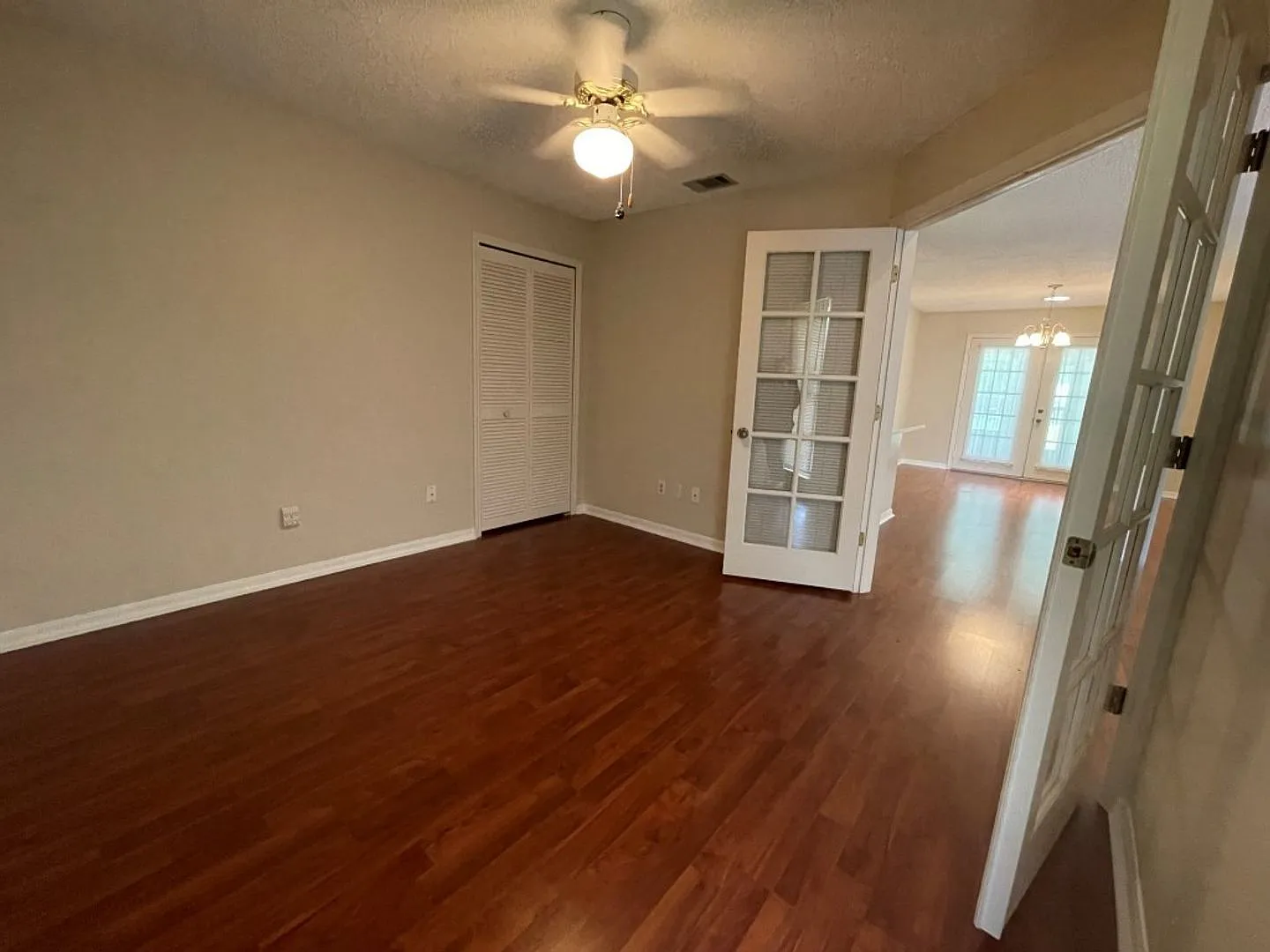3 bed, 2.0 bath, 1270 sqft, $1,650 — Photo 2