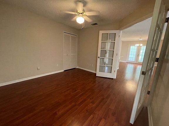 2nd image of 1133 Monroe Ave