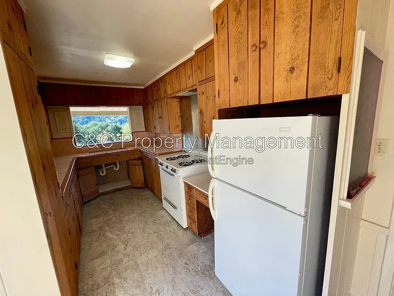 8210 El Camino Estrada — Photo 8