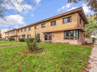 126 E Highland Ave, Mount Prospect, IL 60056