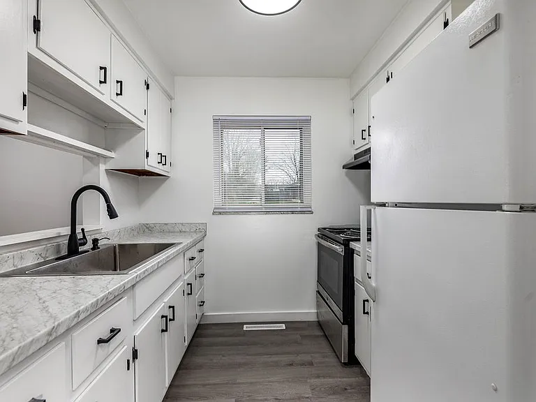 Call or text Direct for Showing

Apply at

Under Rental's