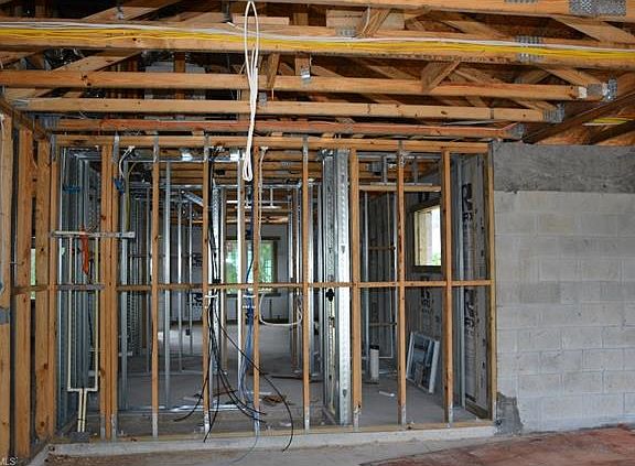 2nd image of 1011 Alfreda Ave