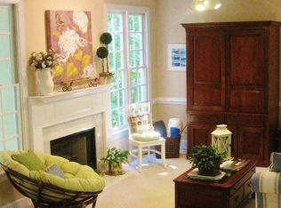 201 Atterbury Ln, Cary, NC 27518