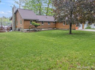5182 Muskego Dr, Newaygo, MI 49337