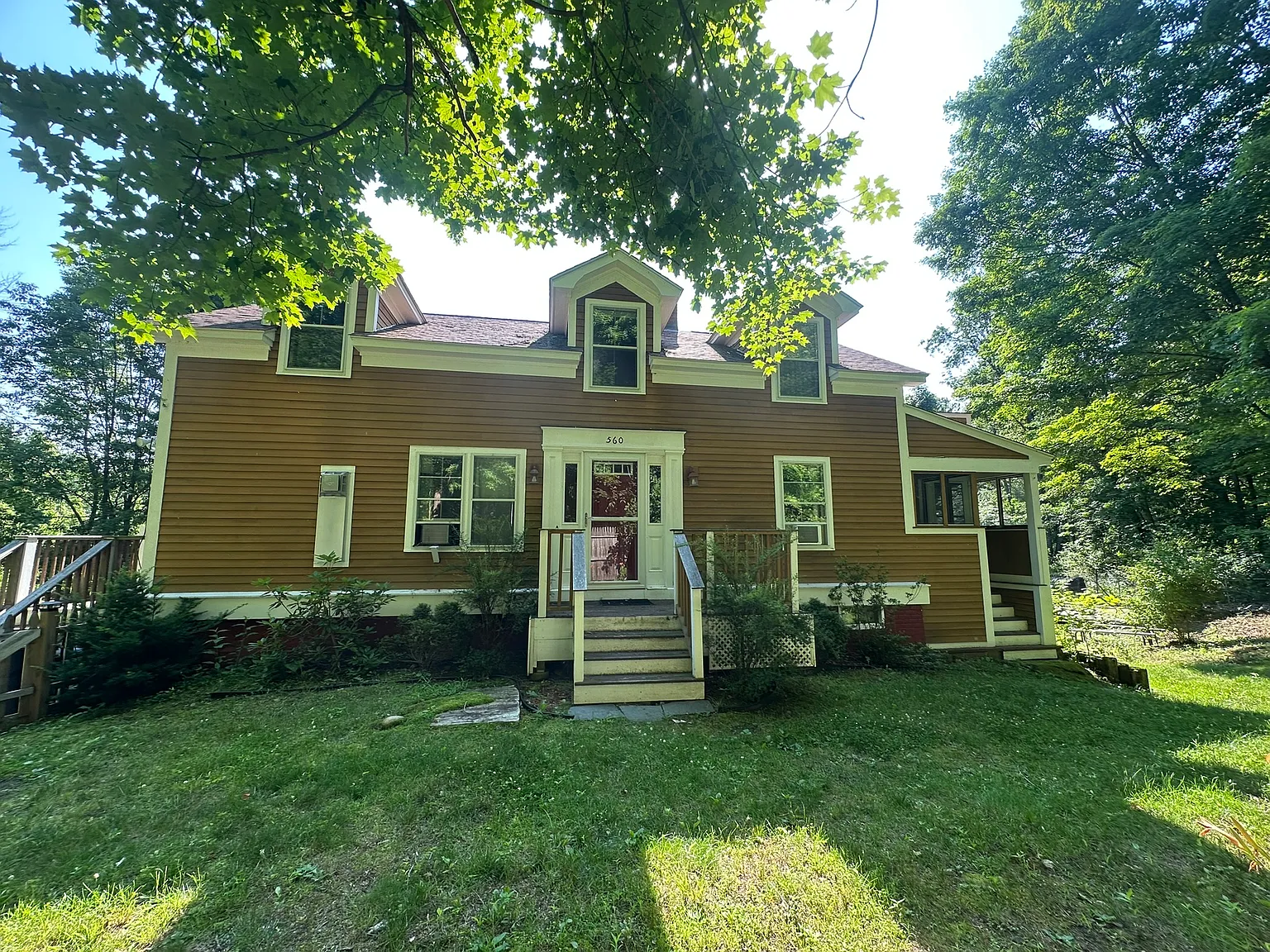 4 bed, 1600 sqft, $2,850 — Photo 1