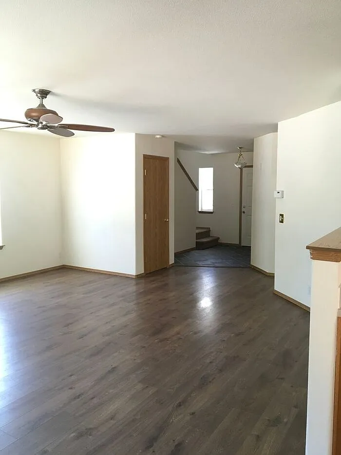 3 bed, 2.5 bath, 2216 sqft, $2,750 — Photo 2