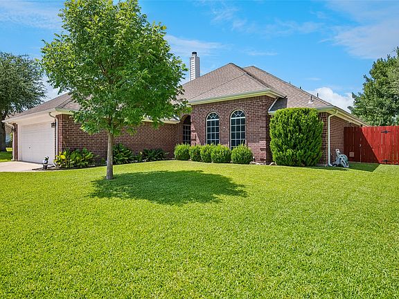 2nd image of 516 Hazelnut Ct