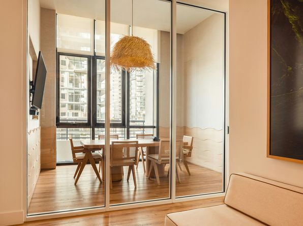 698 NE 1st Ave #4007