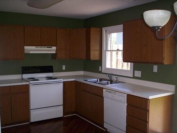 2nd image of 526 N Park Dr