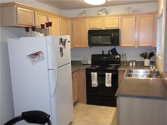 3rd image of 3554 Sunset Ln Unit 32