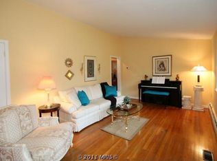 4022 Goss Rd, Fairfax, VA 22032