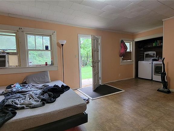 4th image of 318 Mary Hill Rd