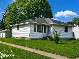 509 2nd St SW, Britt, IA 50423