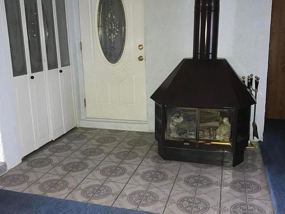 3rd image of 919 W 4th Ave