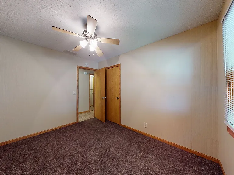 507 S Bismark Ave — Photo 11