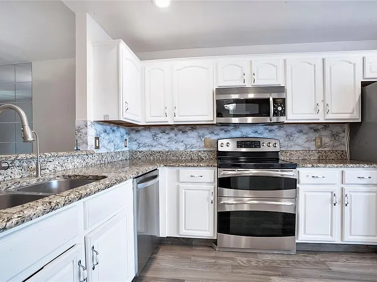 4805 Kingston Cir — Photo 14