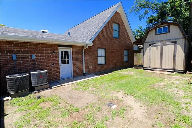 100 Peter Ln — Photo 19