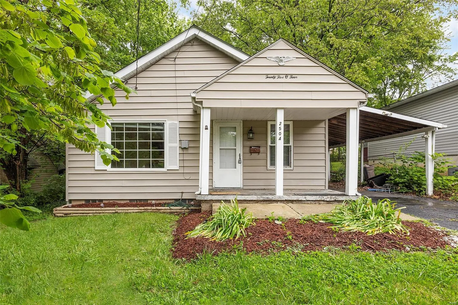 2504 Spencer Ave photo 1