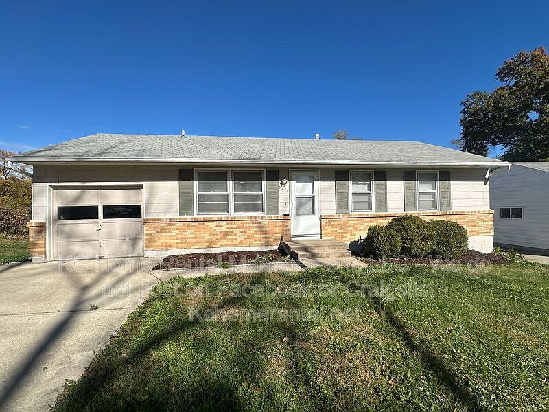 1st image of 5216 NE 44th St