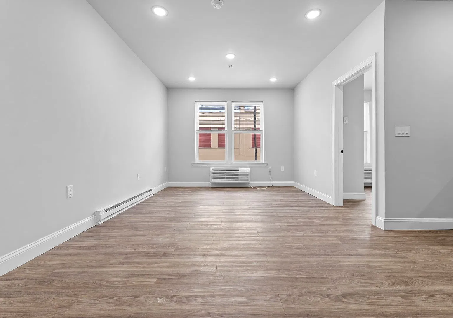 2 bedroom apartments — Photo 4