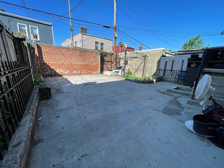 297 Fulton Ave — Photo 18