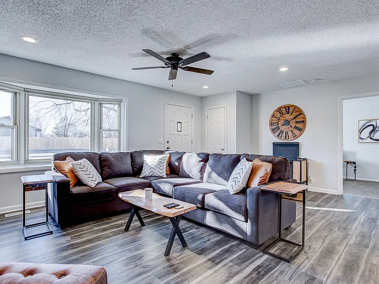 1734 S Lark Ln — Photo 8