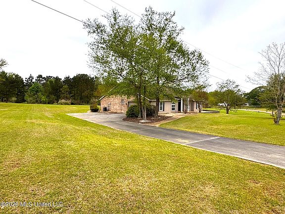 3rd image of 1038 Deerfield