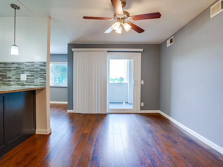 821 N. Austin Ave — Photo 23