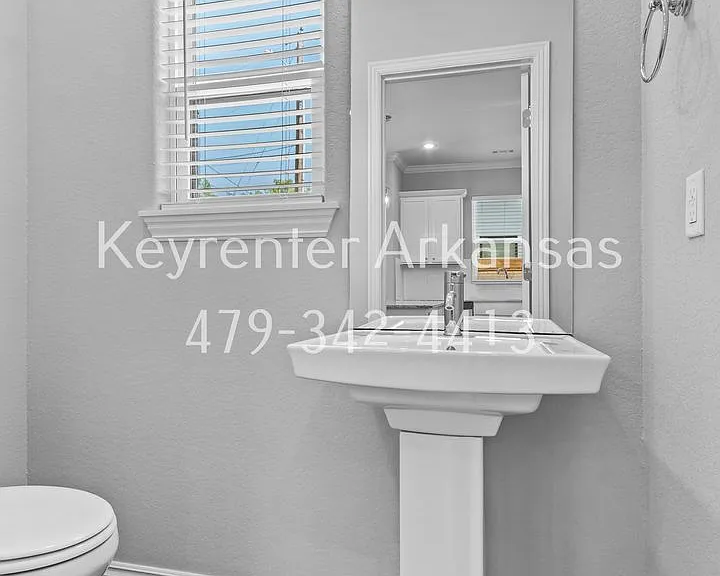 1434 N Oakland Ave — Photo 11