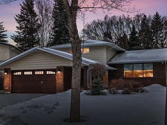 2nd image of 38 Lancaster Cres