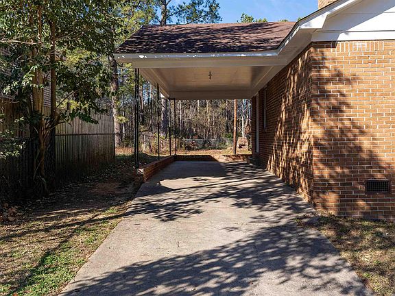 5th image of 309 Saddletrail Rd