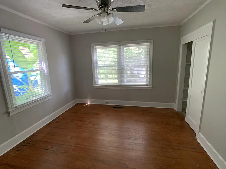 904 Neil St — Photo 10