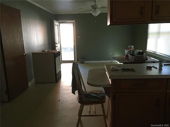 3rd image of 1120 Fulton Dr #35