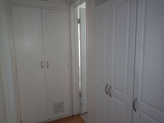 4th image of 15503 Loukelton St