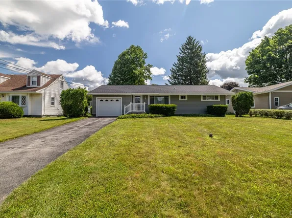 7332 Greenbriar Rd, North Syracuse, NY 13212