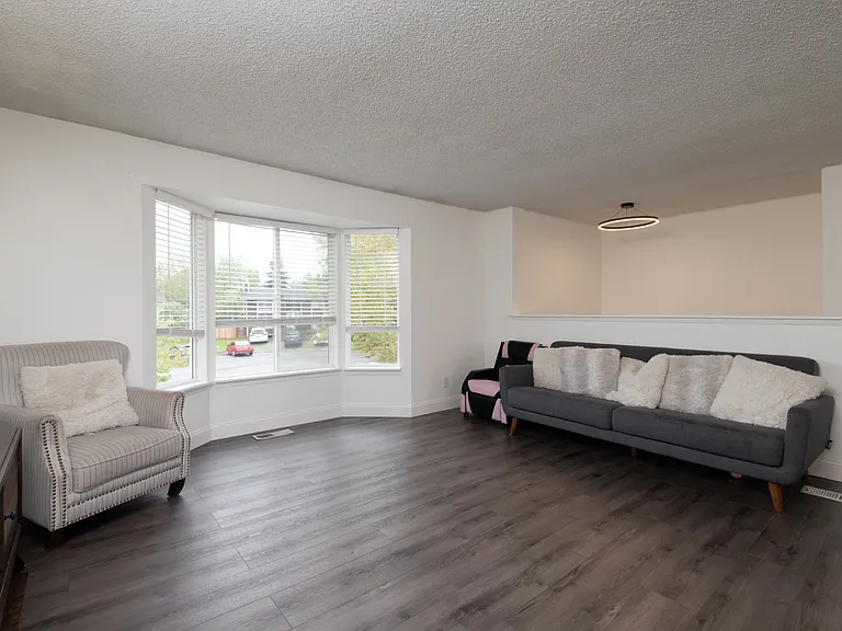 12638 SE 210th Ct — Photo 14