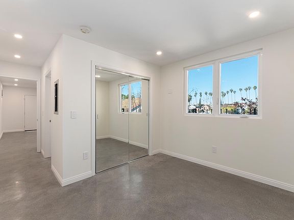 2nd image of 1421 Sutherland St #3/4