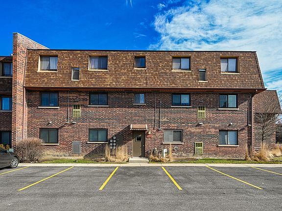 3rd image of 1406 S Fairfield Ave APT 48B
