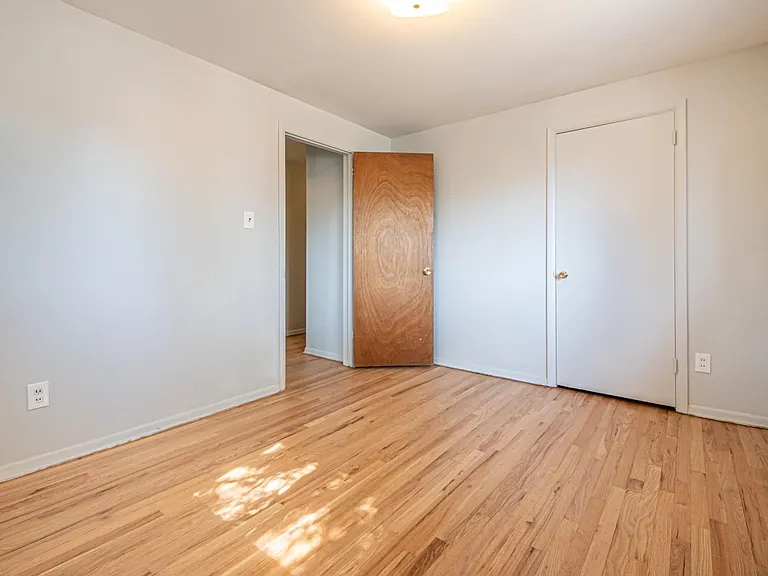 1370 W 1st Ave — Photo 7