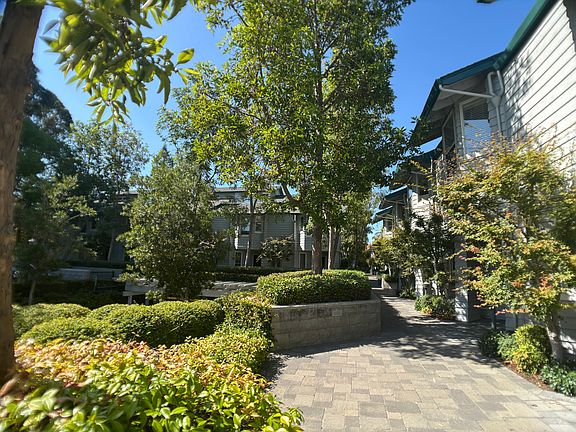 3rd image of 731 Loma Verde Ave #G