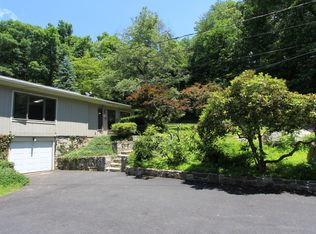 13 Harvey Rd, Croton Falls, NY 10519