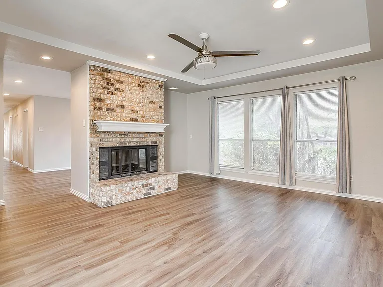 5947 Chimney Wood Cir — Photo 9