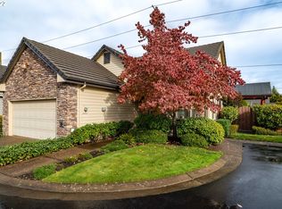 2097 Lake Wind Dr, Eugene, OR 97408