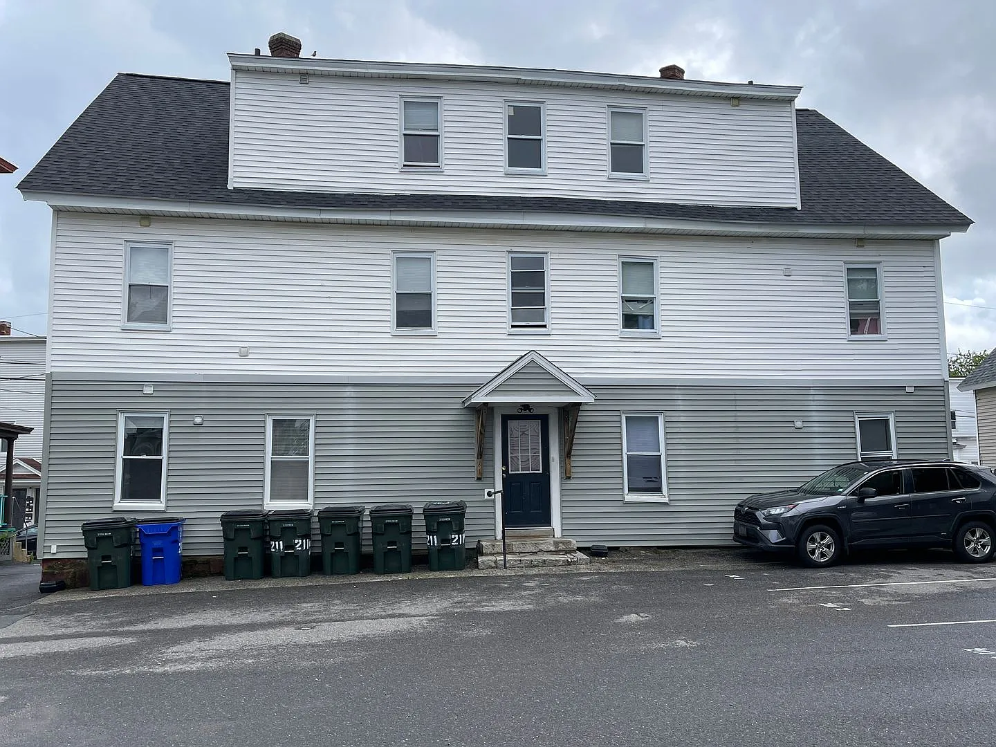 211 Douglas St. — Photo 2